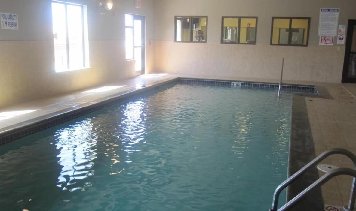 Astoria Hotel & Suites - Glendive Bagian luar foto